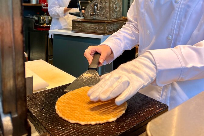 10 Tastes of Amsterdam: Food Tour by UNESCO Canals and Jordaan - Herring at Jonk for Early Birds, Then the Bloemenmarkt Stroll