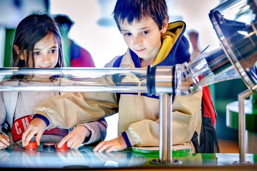Amsterdam: 1-Hour Canal Cruise & NEMO Science Museum - Downsides to watch for (so your day runs smoothly)