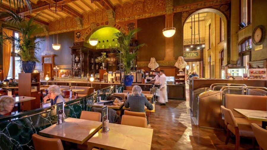 Amsterdam: 3-Course Meal in Historic 1st Class Waiting Rooms - Getting There Fast: Cuyper Hall Stairs, Platform 2B, and Station Signage Reality