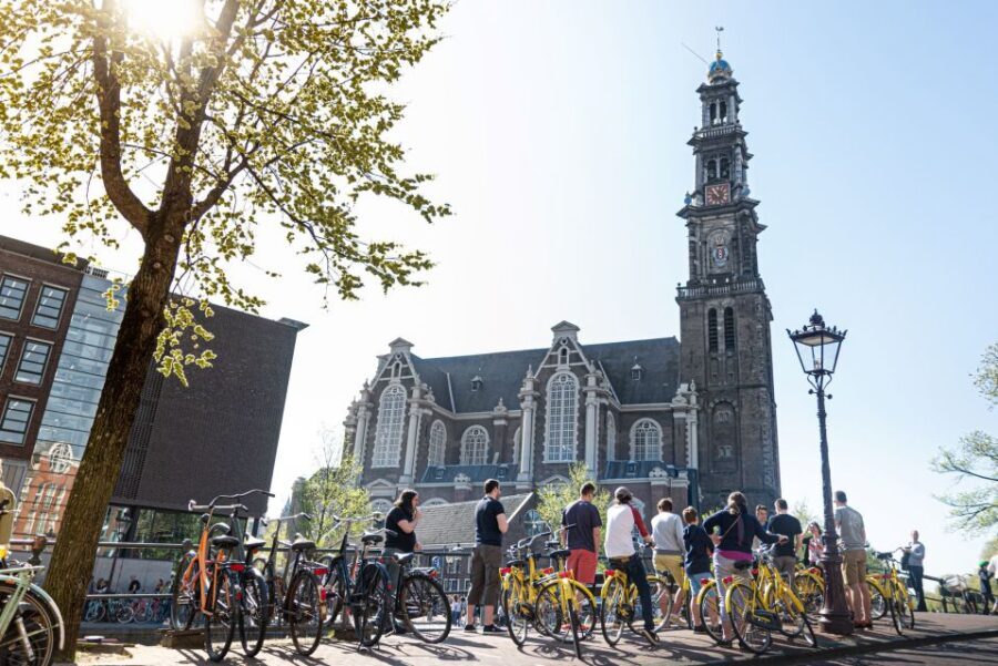 Amsterdam: 3h E-Bike Tour with break - Vondelpark and the Rijksmuseum area: big landmarks without the crowd fatigue