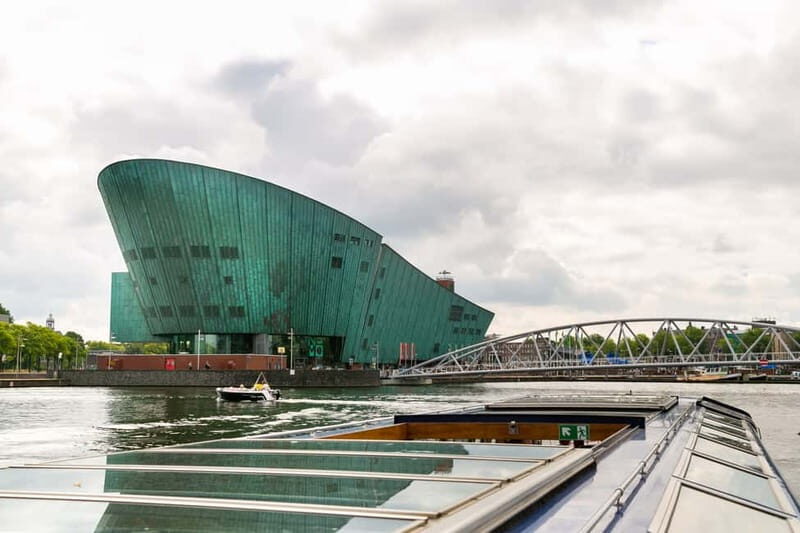 Amsterdam: 75 Minute City Canal Cruise with Audio Guide - The audio guide in 19 languages: how to use it for real results