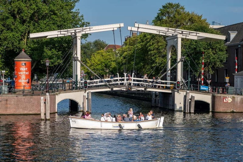 Amsterdam: 75 minute Open Boat Canal Cruise with Live Guide - Who this canal cruise is best for