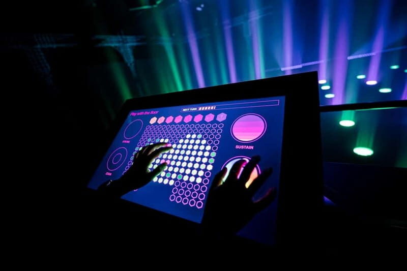 Amsterdam: AMAZE Immersive Audiovisual Experience Ticket - The End Moment: The Dancing Room Finale