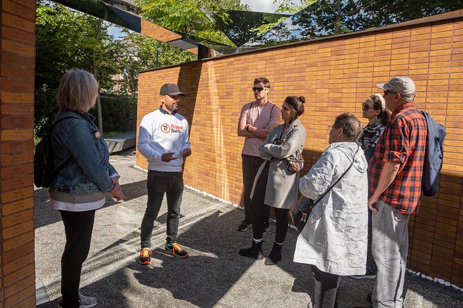 Amsterdam: Anne Frank and Jewish Quarter Walking Tour (TOP RATED) - De Plantage and the Spinoza Monument: connecting story to place