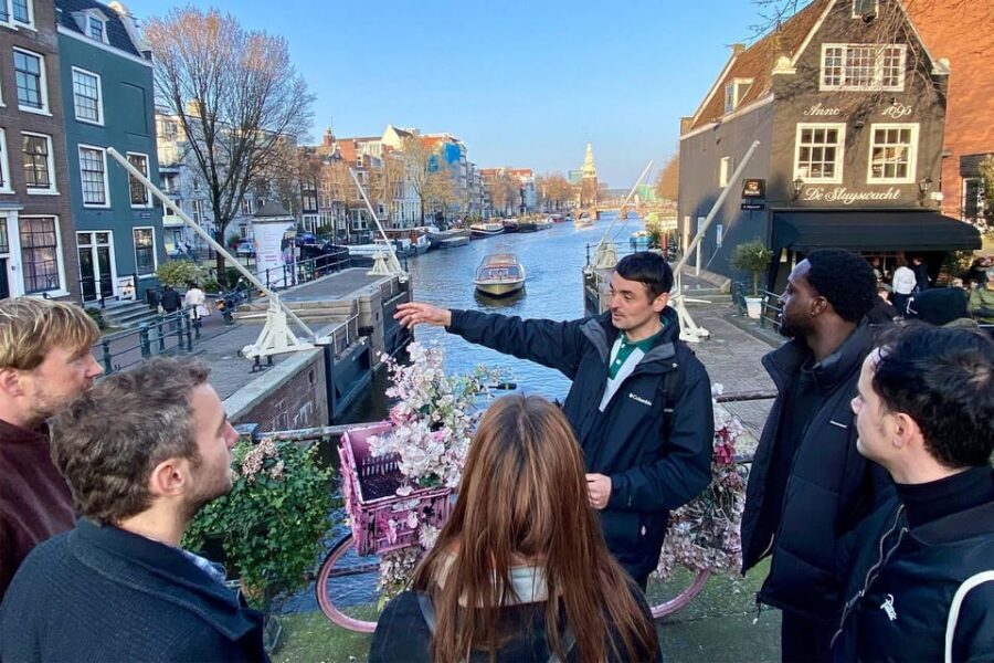 Amsterdam: Anne Frank Guided Small Group Walking Tour - What the guides do that makes or breaks the tour