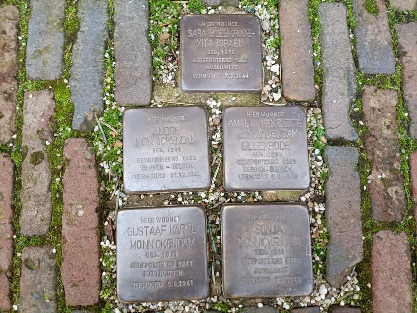 Amsterdam: Anne Frank Guided Small Group Walking Tour - De Silveren Spiegel: the pause that helps you see the city as a witness