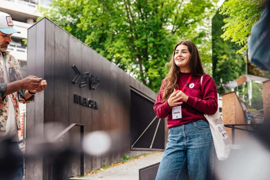 Amsterdam: Anne Frank Walking Tour - Guided in EN/DE/IT/ES - Nieuwmarkt Square to Zuiderkerk: the route’s opening chapters