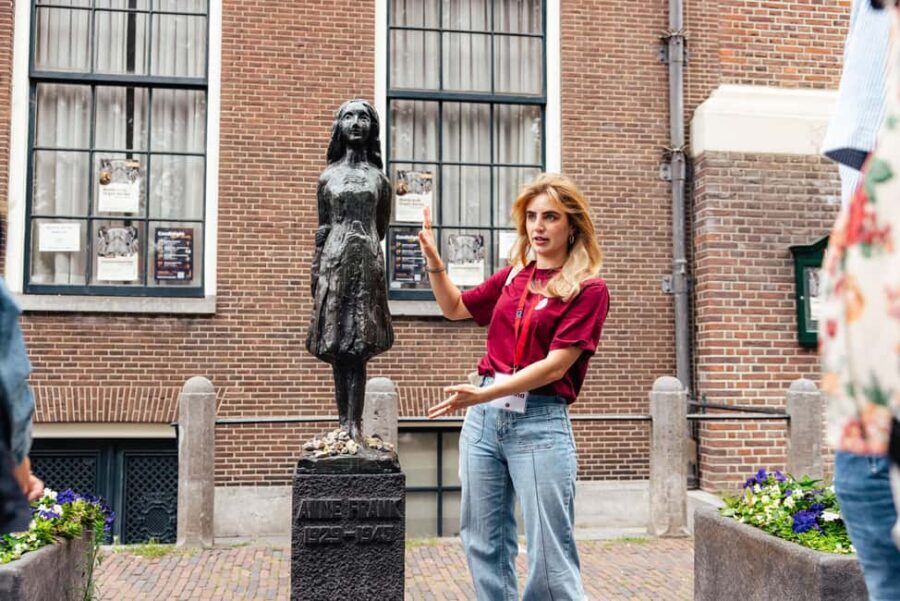 Amsterdam: Anne Frank Walking Tour - Guided in EN/DE/IT/ES - Auschwitz Monument, The Dokwerker, and the Holocaust Names Monument: why these stops hit hard