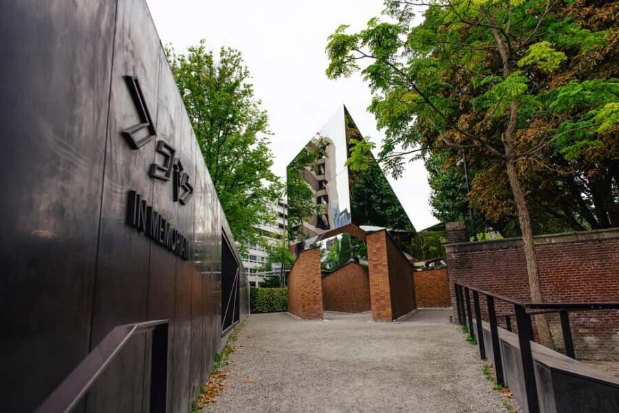 Amsterdam: Anne Frank Walking Tour - Guided in EN/DE/IT/ES - Pace, distance, and weather: practical comfort for a serious walk