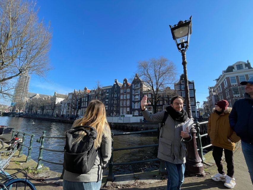 Amsterdam: Anne Frank's Last Walk & Visit the House in VR - Oculus VR at the Secret Annex: seeing the bookcase way up close