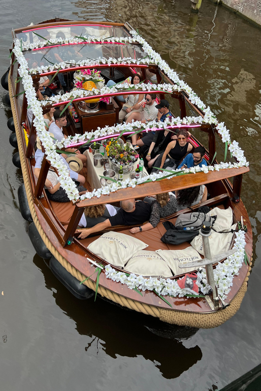 Amsterdam: Boat Tour with Optional Unlimited Drinks - LGBTQ-friendly crew and guides who make the stories land