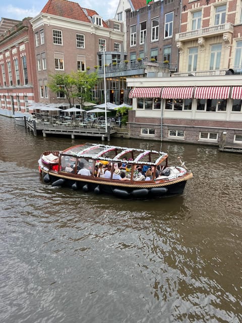 Amsterdam: Boat Tour with Optional Unlimited Drinks - Who this tour is best for