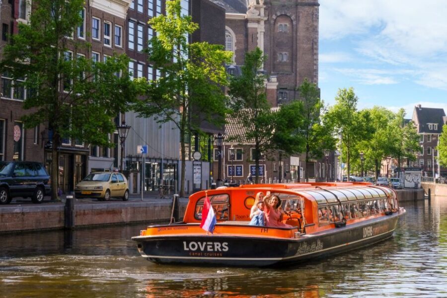 Amsterdam: Canal Cruise and Entrance to Xtracold Icebar - Key Points at a Glance