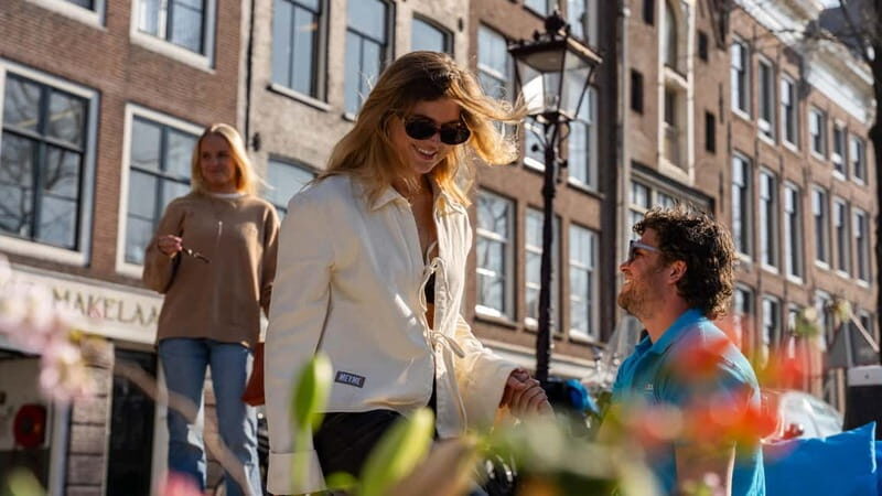 Amsterdam: Canal Cruise in Open Boat with Drink Option - Should you book KINboat’s one-hour canal cruise?
