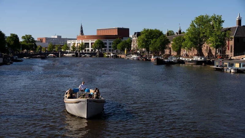 Amsterdam: Canal Cruise in Open Boat with Drink Option - Who should book this canal cruise (and who might skip)