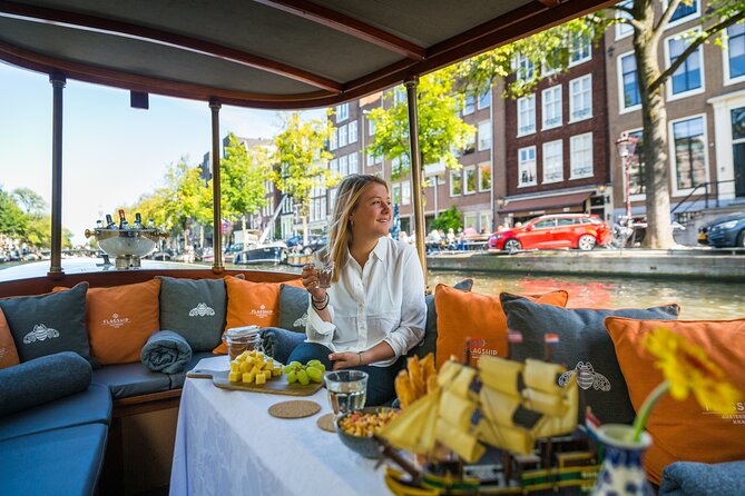 Amsterdam Canal Cruise with Cheese and Wine - Cheese and wine on board: good value when it runs smoothly