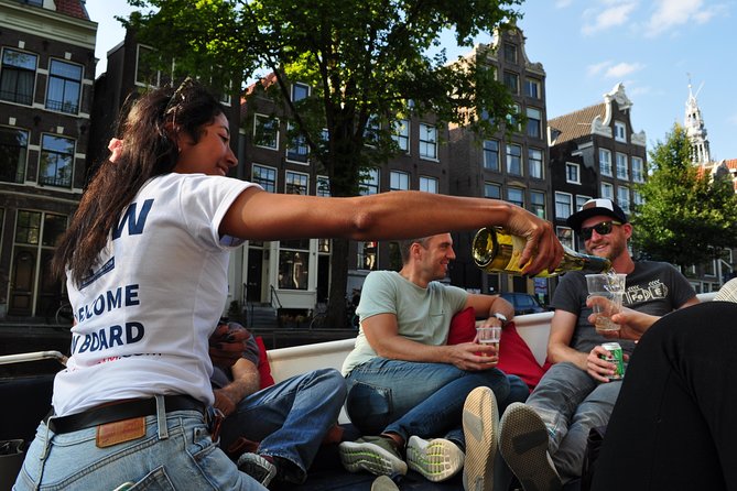 Amsterdam Canal Cruise With Live Guide and Unlimited Drinks - The Boat Experience: Electric Power, Real Comfort