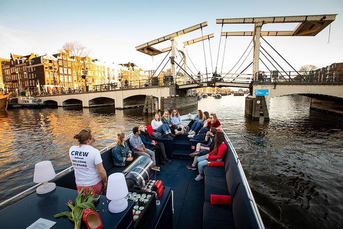 Amsterdam Canal Cruise With Live Guide and Unlimited Drinks - Unlimited Drinks: How They Change the Mood of the Cruise