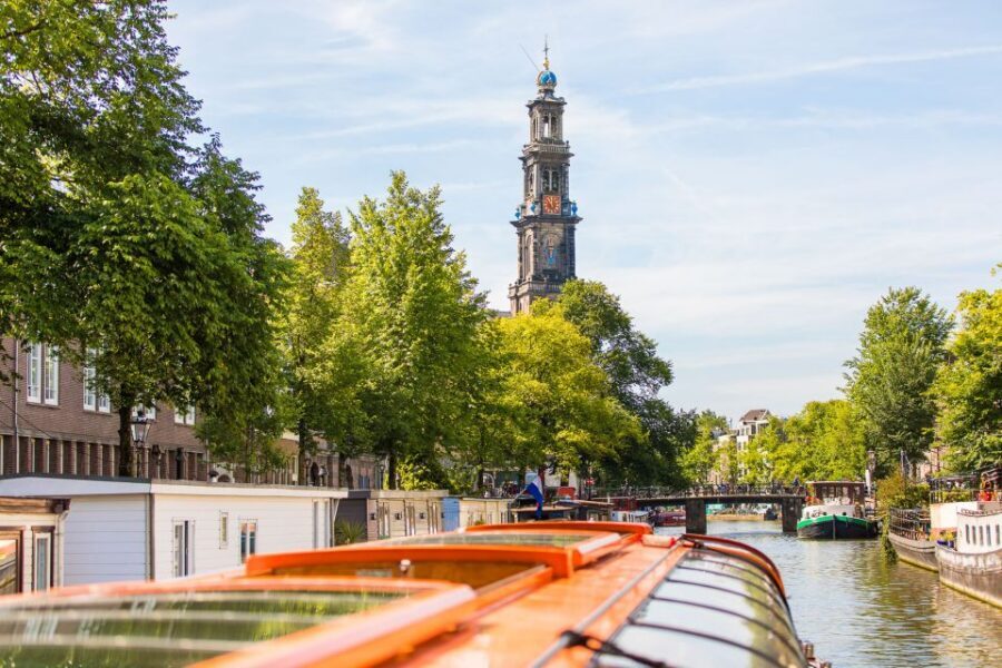 Amsterdam: City Centre Canal Cruise - Getting on the boat at Amsterdam Central without wasting time