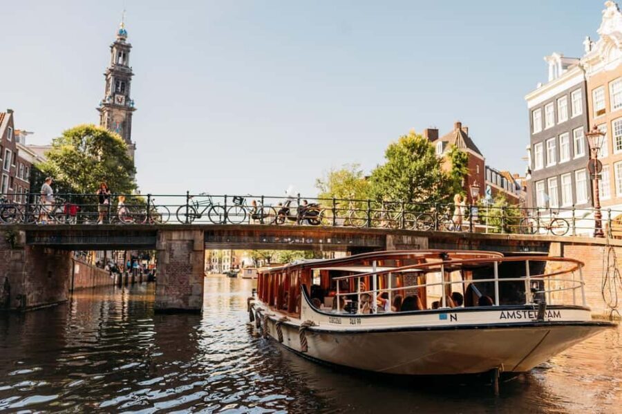 Amsterdam: Classic Boat Cruise with Optional Cheese & Wine - Skinny Bridge at Magere Brug: the photo stop that’s also a moment