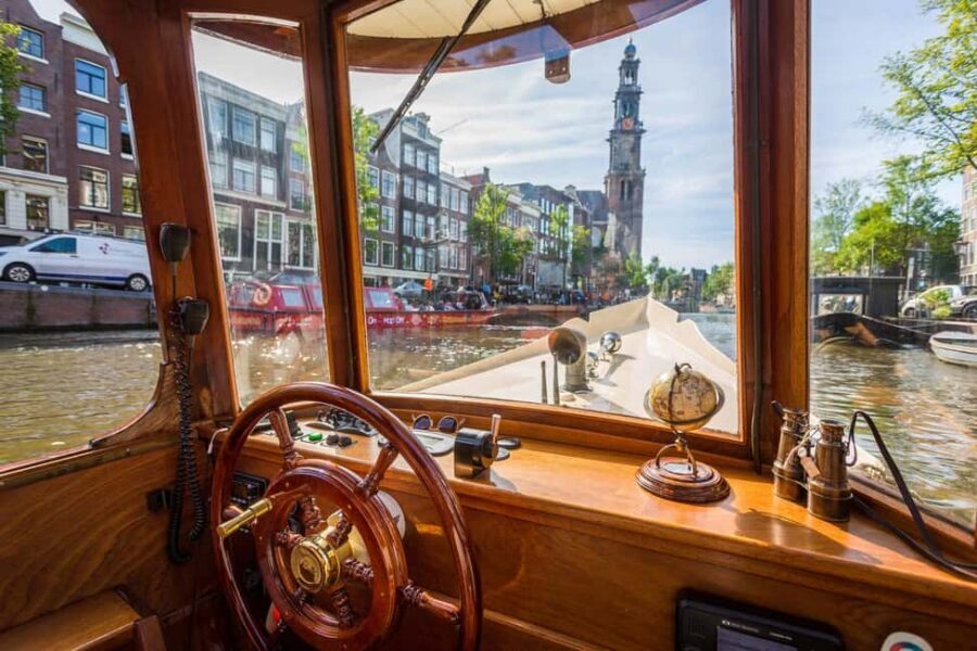 Amsterdam: Classic Boat Cruise with Optional Cheese & Wine - Red Light District viewpoints, Groenburgwal, and Dancing Houses