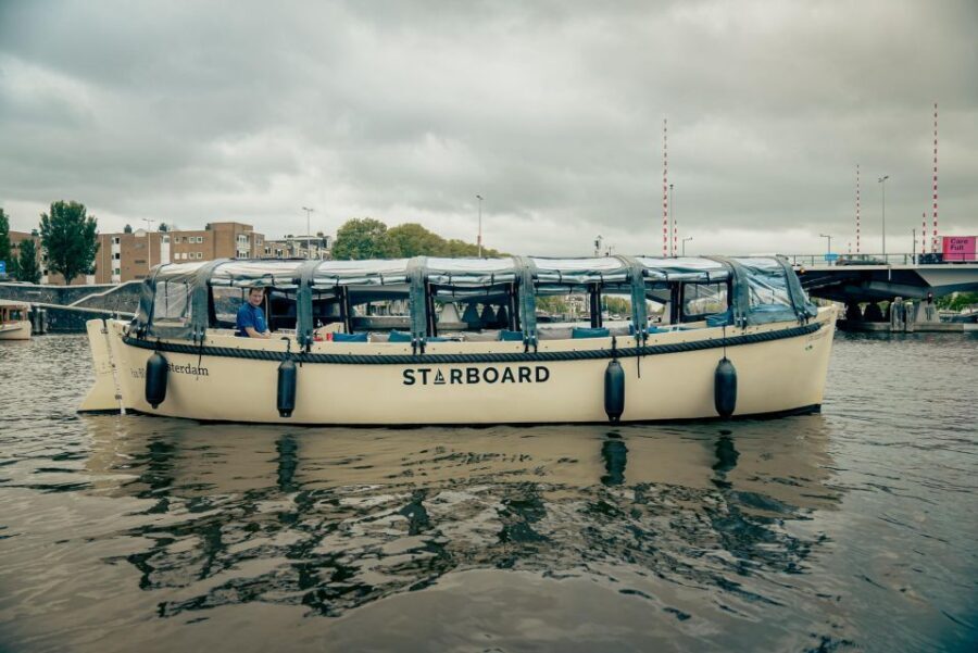 Amsterdam: Covered Canal Booze Cruise with Unlimited Drinks - Hosts and skippers: why the energy is usually the real win