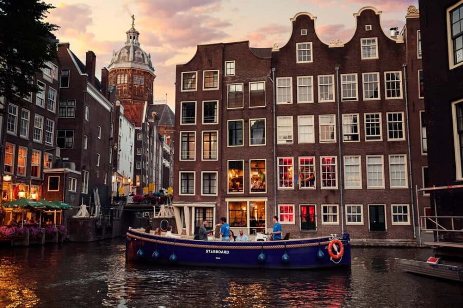 Amsterdam: Cozy Evening Canal Cruise With Open Bar Option - Key Things You’ll Notice on This Amsterdam Canal Cruise