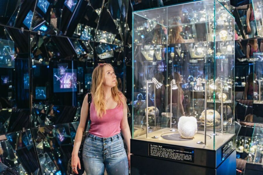 Amsterdam: Diamond Museum Entrance Ticket - Replicas of famous diamonds: comparing the look without the “museum pressure”