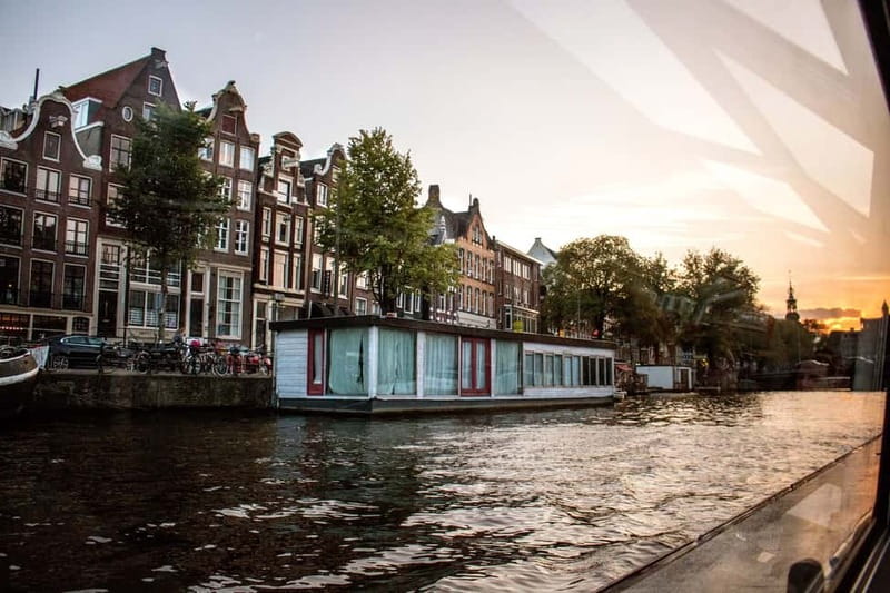 Amsterdam: Evening Pizza Cruise Along the Canals - Final decision: should you book this canal cruise?