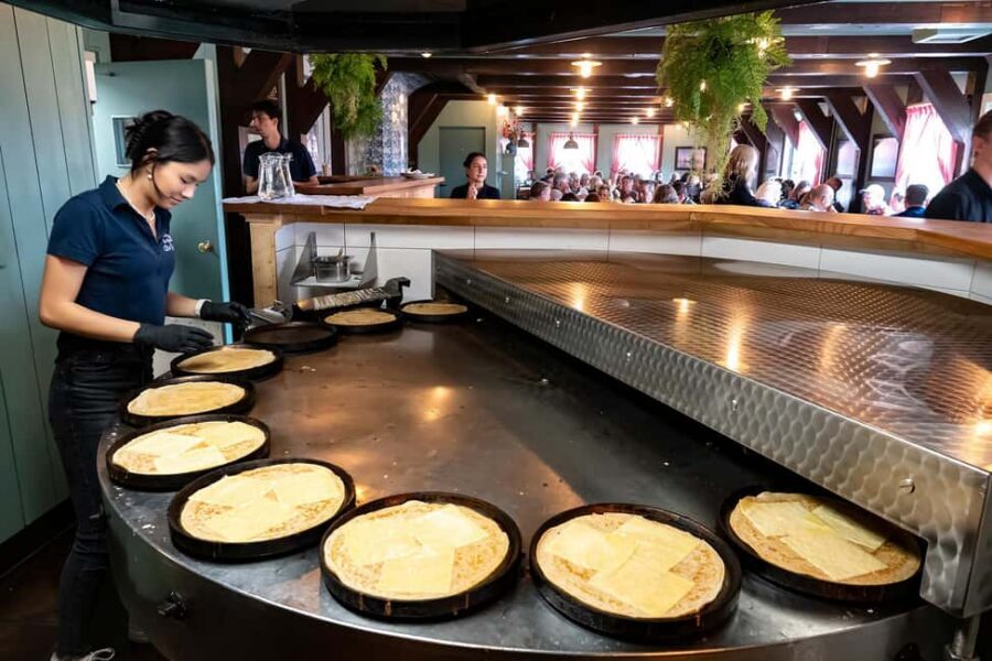 Amsterdam: Explore Zaanse Schans: Half-Day Luxury Coach Trip - Cheese-making demonstration: the hands-on highlight