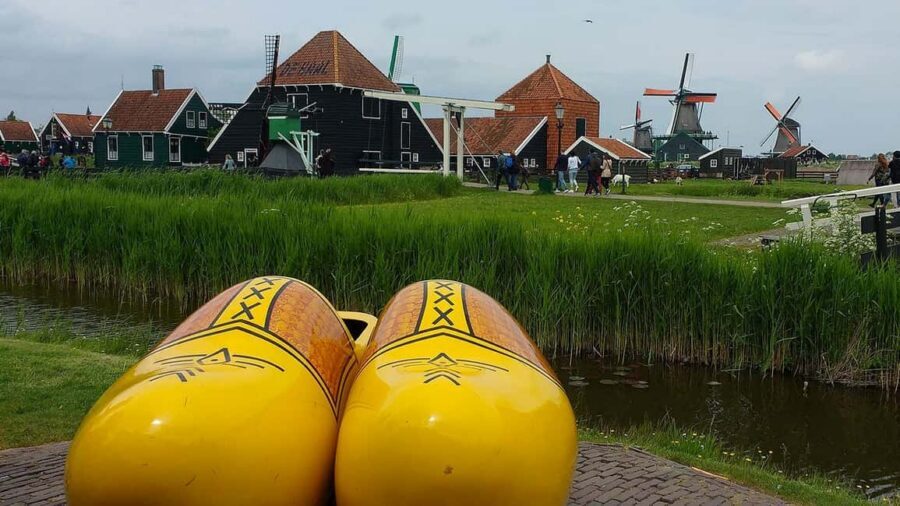 Amsterdam: Explore Zaanse Schans: Half-Day Luxury Coach Trip - Value for money: what $20 buys (and what it doesn’t)