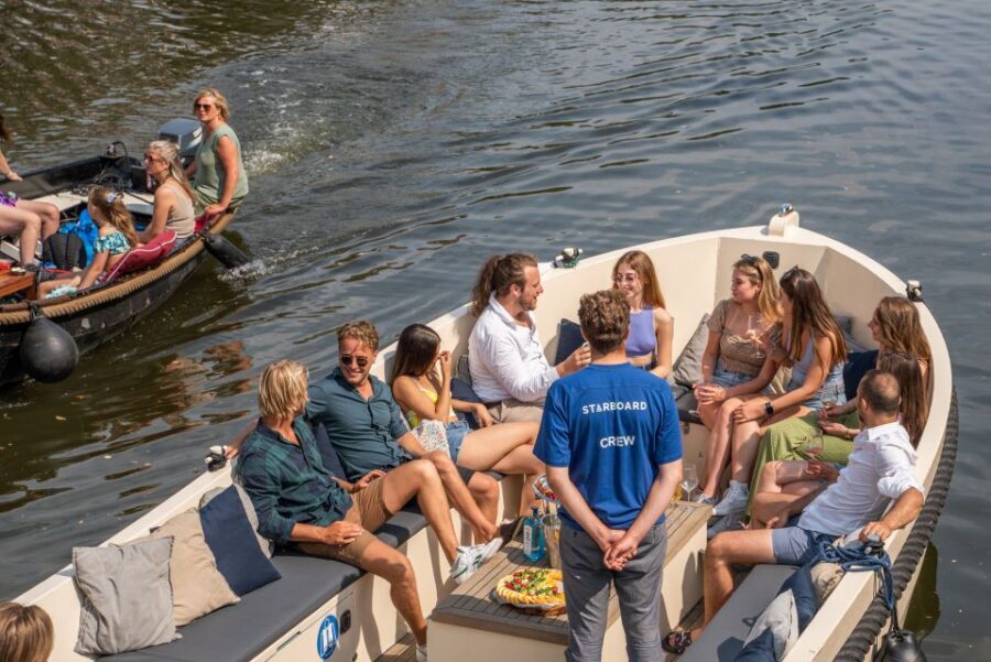 Amsterdam: German Guided Canal Cruise with on Board Bar - First Look: What Makes This Canal Cruise Work So Well