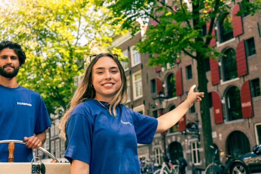 Amsterdam: German Guided Canal Cruise with on Board Bar - The One-Hour Route: What You’ll See Along the Amstel and Canals