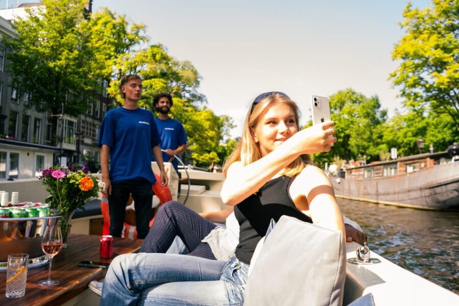 Amsterdam: German Guided Canal Cruise with on Board Bar - The German Host Factor: Listening, Questions, and Less Confusion