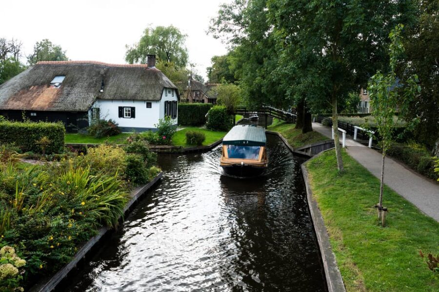 Amsterdam: Giethoorn Tour Scenic Cruise, Cheese & Free Time - De Rietstulp Lunch Perk: What to Do With Your Free Time