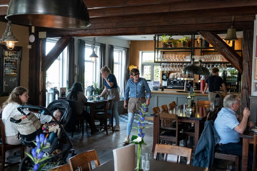 Amsterdam: Giethoorn Tour Scenic Cruise, Cheese & Free Time - Who This Tour Fits Best (and Who Should Rethink It)