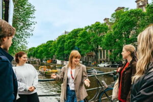 Amsterdam: Guided Cultural Walking Tour - Dam Square, Royal Palace, and the New Church: Power, Politics, and Daily Life
