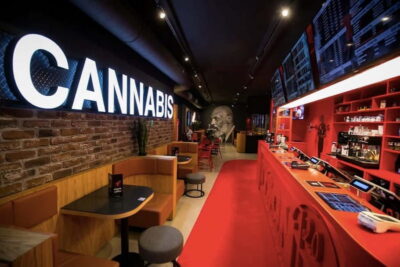 Amsterdam: Guided Ganja Walking Tour of Coffee Shops - What the walking route feels like (and why the duration matters)