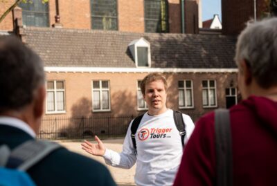 Amsterdam: Highlights & History Walking Tour - Meeting point: Park Plaza Victoria Hotel, and the one thing to watch