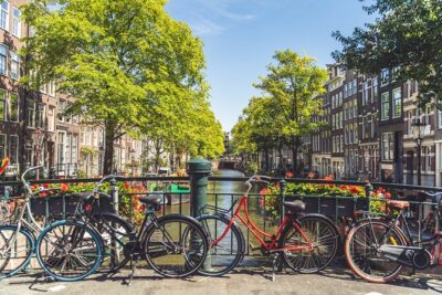 Amsterdam Highlights Small-Group Walking Tour - Meet at Beursplein: Finding Your Guide in a Big City