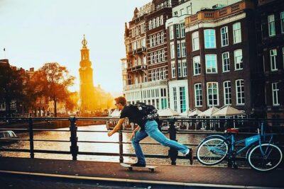 Amsterdam Highlights Walking Tour: Small Group Experience - Meeting at Beursplein and Getting Oriented Fast