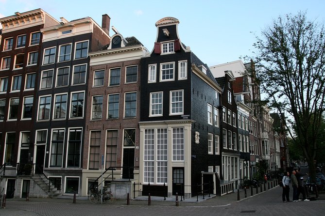 Amsterdam Highlights Walking Tour: Small Group Experience - Amsterdam Museum Area and Old City Gates: The City’s Boundaries in Plain Sight