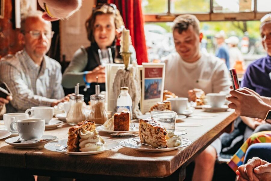 Amsterdam: Jordaan District Local Food Walking Tour - Weather and comfort: rain-or-shine means you should pack like it