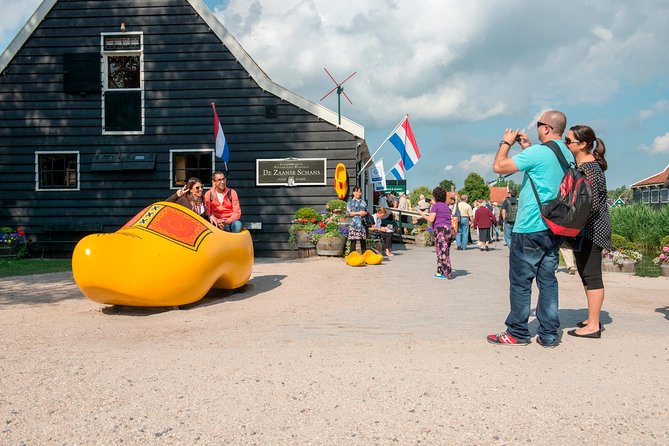 Amsterdam: Keukenhof and Zaanse Schans Windmills Guided Day Trip - Optional 1-hour Amsterdam canal cruise: using your ticket after the countryside