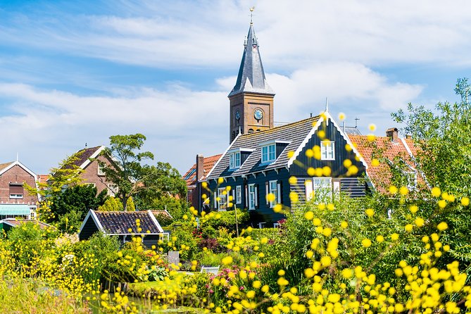 Amsterdam: Keukenhof, Zaanse Schans & Volendam Tour - Keukenhof Gardens: 32 hectares of flowers, plus fast-track entry