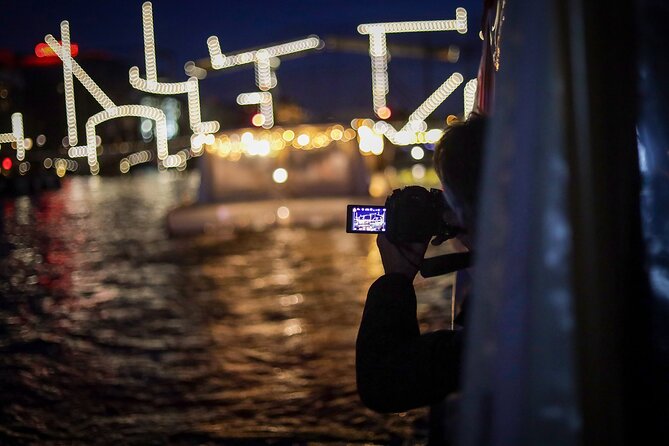 Amsterdam: Light Festival Cruise with Unlimited Drinks Option - Guides: the difference between good and great