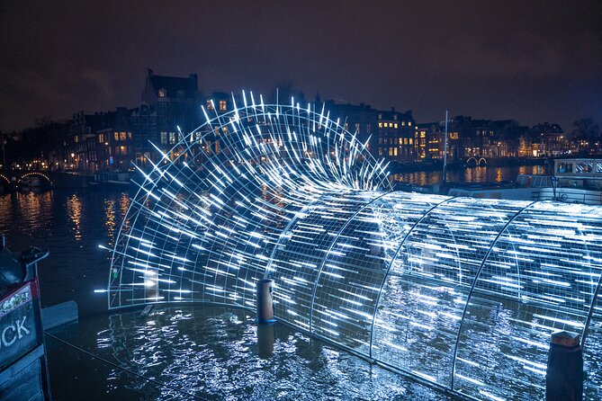 Amsterdam: Light Festival Cruise with Unlimited Drinks Option - Are the lights the main event?