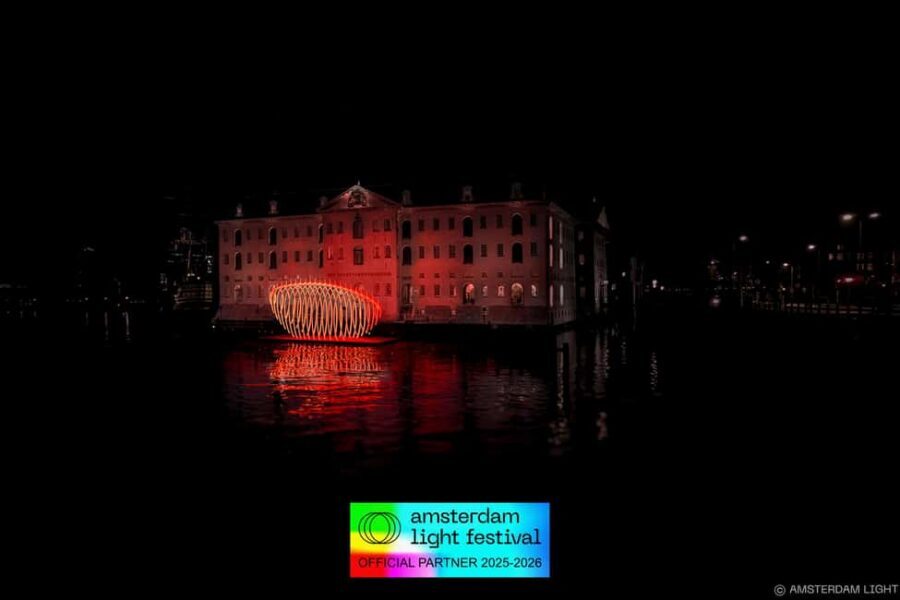 Amsterdam: Light Festival Heated Cruise with Drinks & Snacks - Drinks, warmth, and the onboard vibe