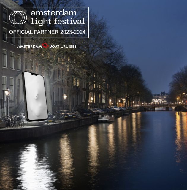 Amsterdam Light Festival Live Commentary & Optional Drinks - Heated, covered, and electric: the winter-proof way to see the lights