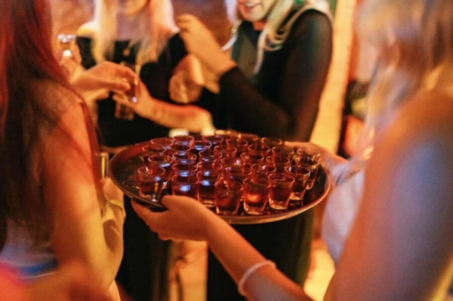 Amsterdam: Ludwig's Original Pub Crawl with VIP Club Entry - Small things that make a big difference